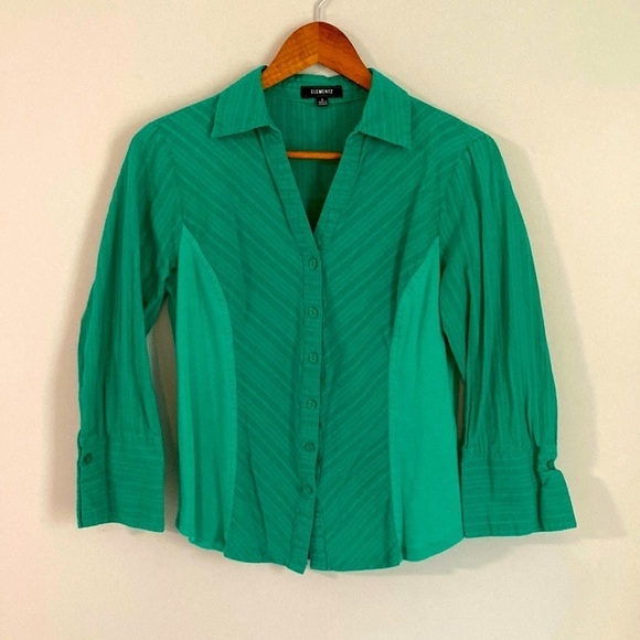 Elementz Tops - Elementz M Green Blouse🍀